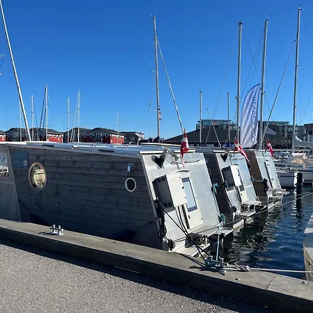 ספינת מלון Maduco Waterfront