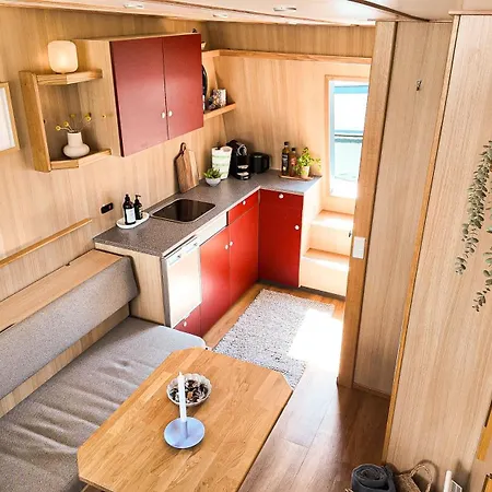 Maduco Waterfront ניבורג