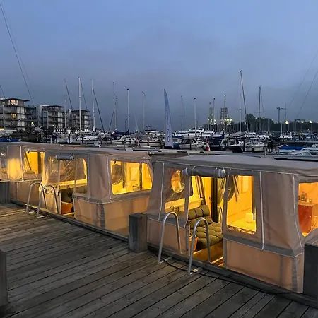 Botel Maduco Waterfront
